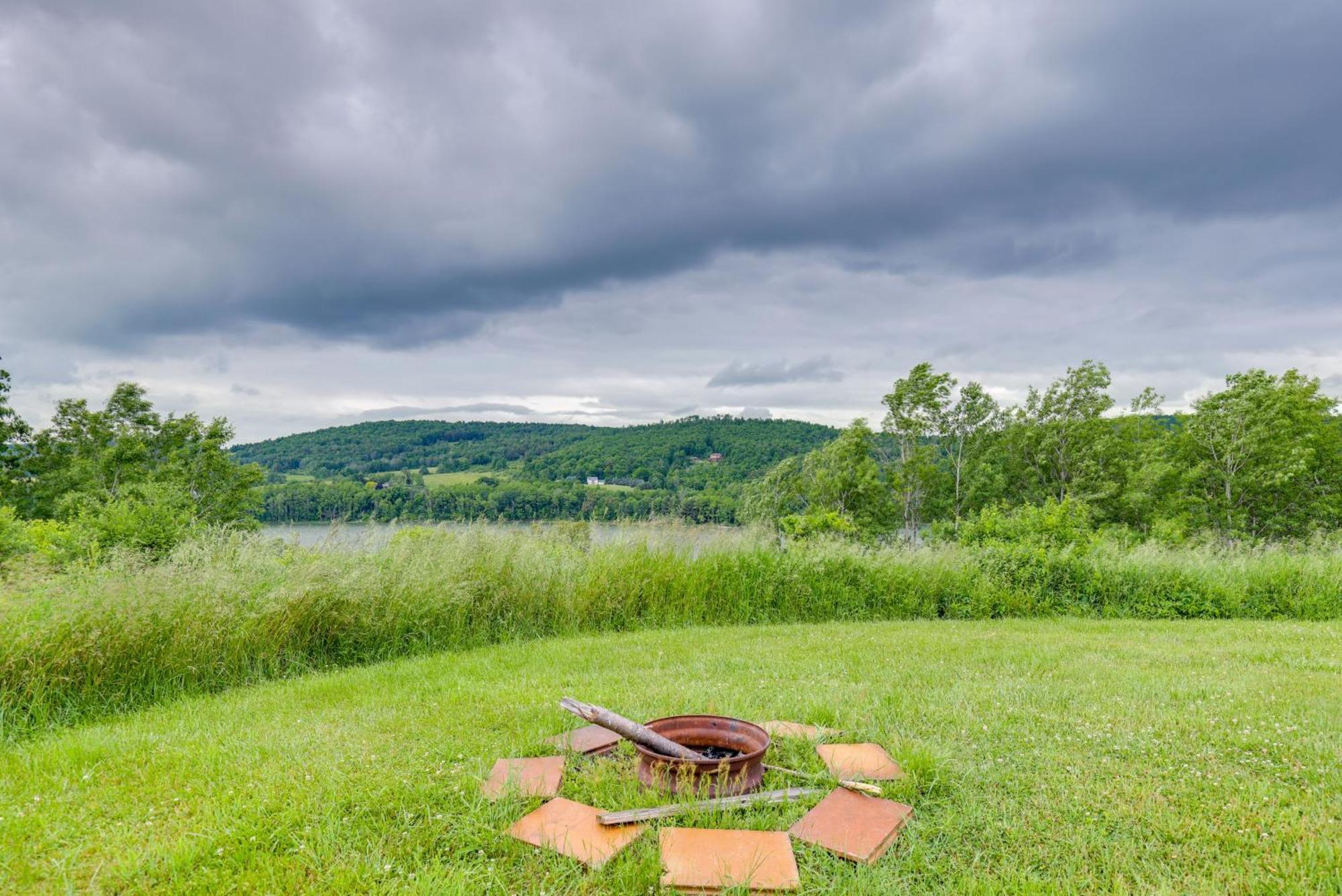 Lawrenceville Apartment With Deck Near Gaming Lands! Zewnętrze zdjęcie