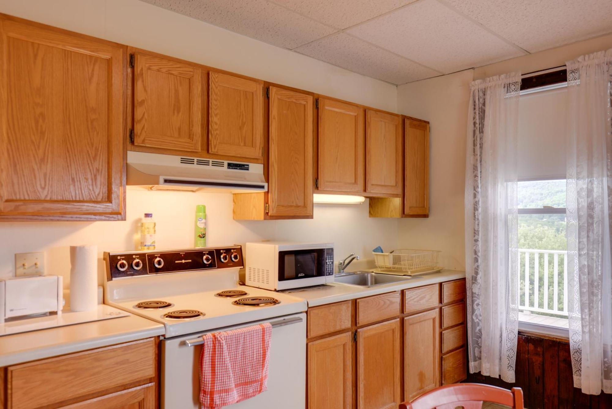 Lawrenceville Apartment With Deck Near Gaming Lands! Zewnętrze zdjęcie